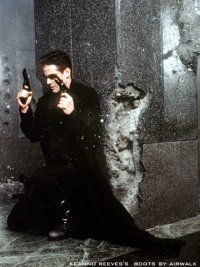 Keanu Reeves im Kugelhagel der 'Agenten'